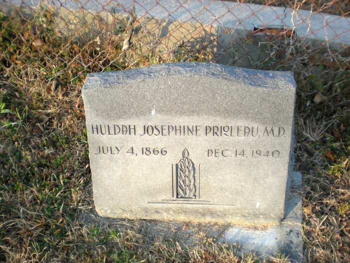 Dr. Huldah Josephine Prioleau's Headstone
